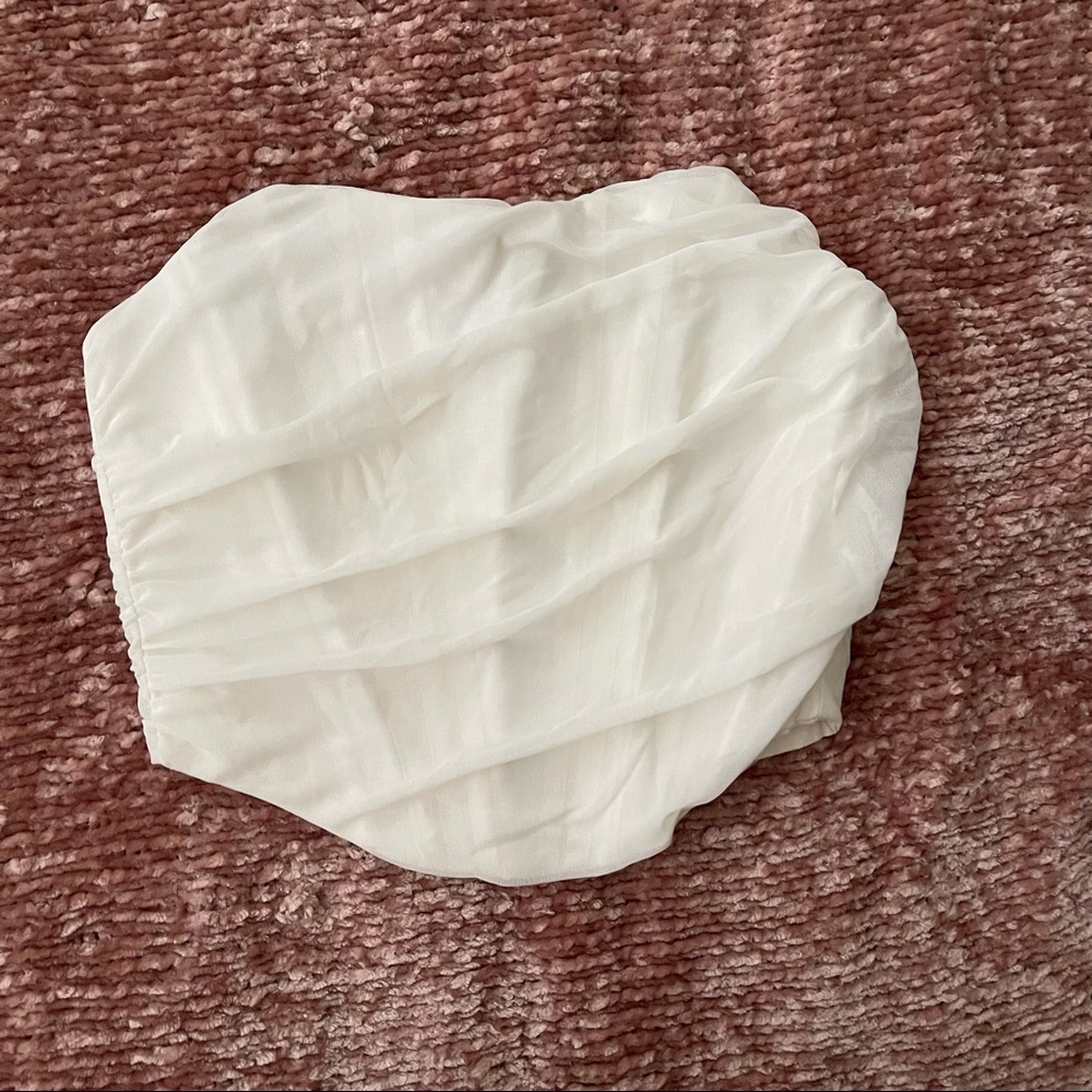White corset - Picture 2 of 5
